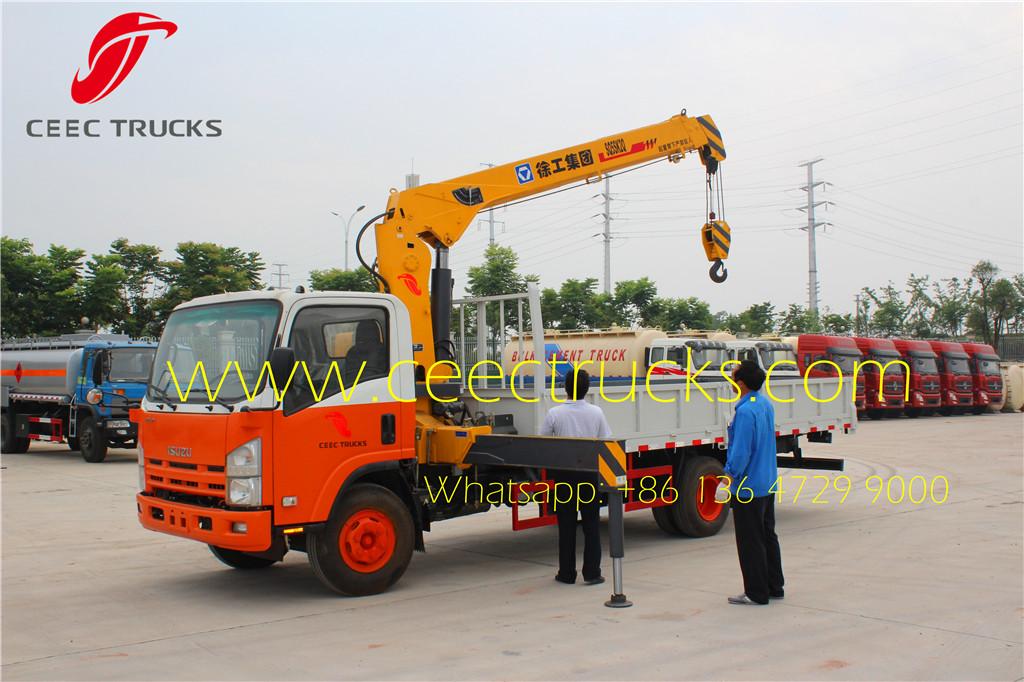 ISUZU 5 T XCMG truck mounted crane testing