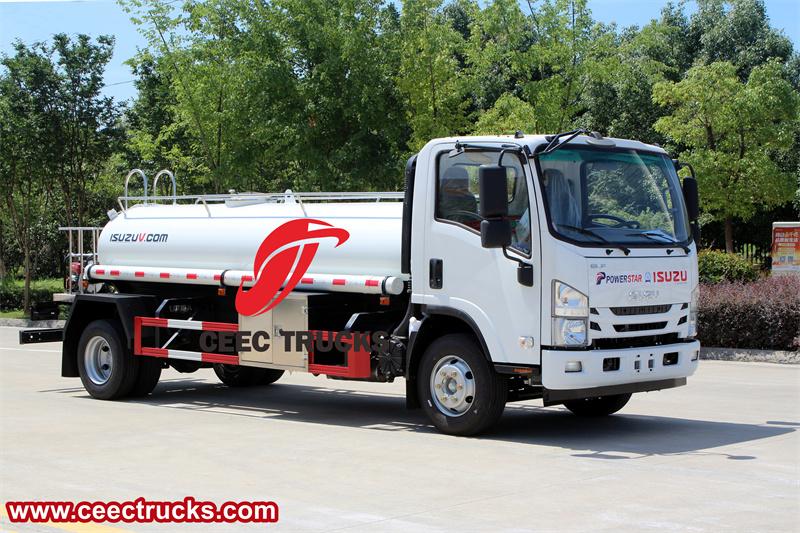 Isuzu 4x4 4cbm off-road potable water tanker