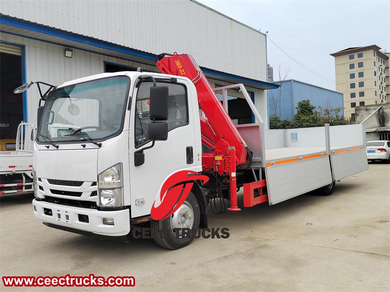 Isuzu 700P 5 tons knuckle boom truck mounted crane