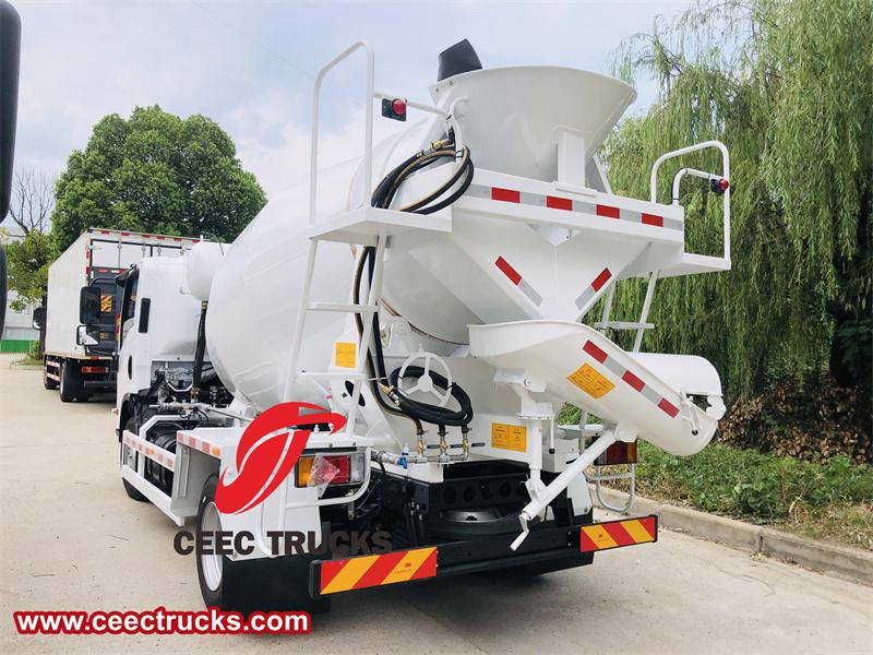 Isuzu 700P 4cbm concrete mixer truck