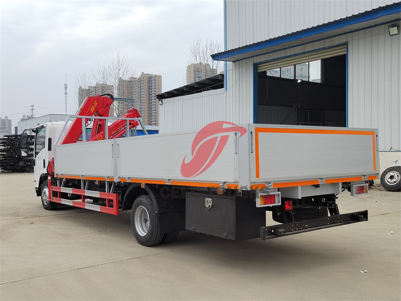 Isuzu 700P 5 tons knuckle boom truck mounted crane Isuzu 700P 5 tons knuckle boom truck mounted crane