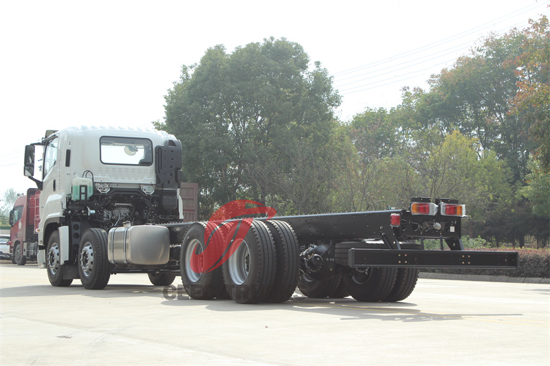 Isuzu VC66 8X4 6UZ1 engine chassis