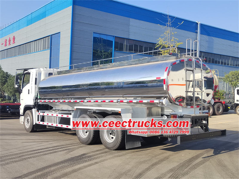 Isuzu Giga stainless steel water truck