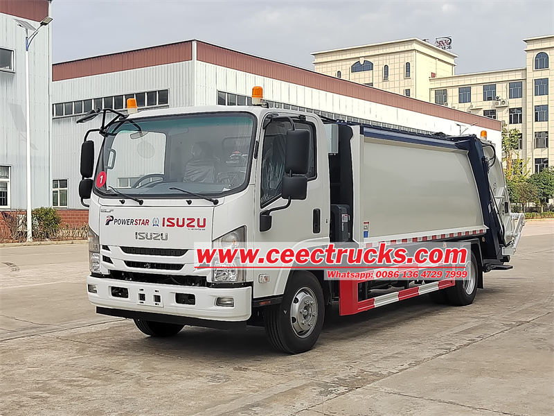 isuzu 700P rear loader garbage truck