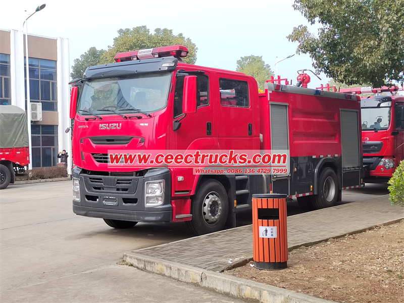 Isuzu fire fighting truck