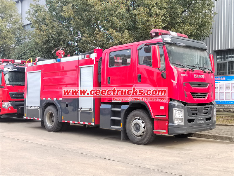 Isuzu fire fighting truck