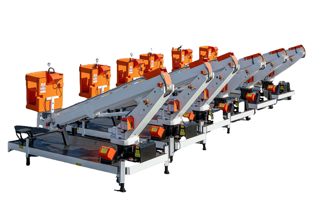 CEEC TRUCKS export cases for ISUZU manlifter truck