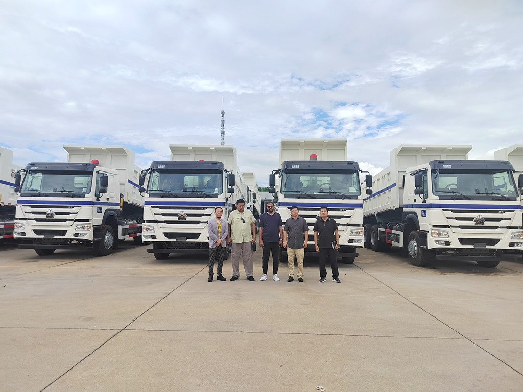 HOWO tipper trucks ready for shipment HOWO tipper trucks ready for shipment