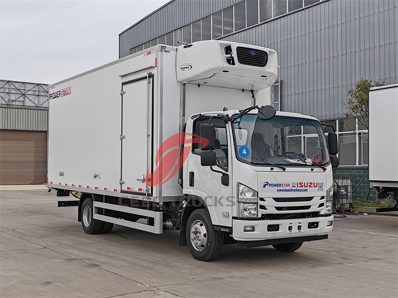 Isuzu 4 ton reefer box truck (2) Isuzu 4 ton reefer box truck (2)