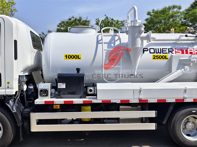 ISUZU NPR Combined Vacuum Jetting Tanker