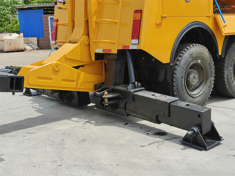 Heavy duty integrated wrecker tow truck rear hydraulic legs