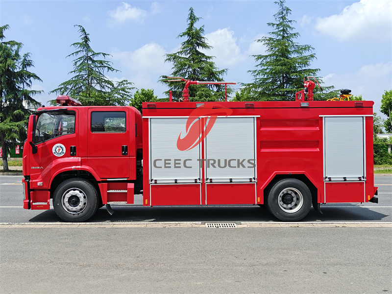 Isuzu GIGA fire fighting truck