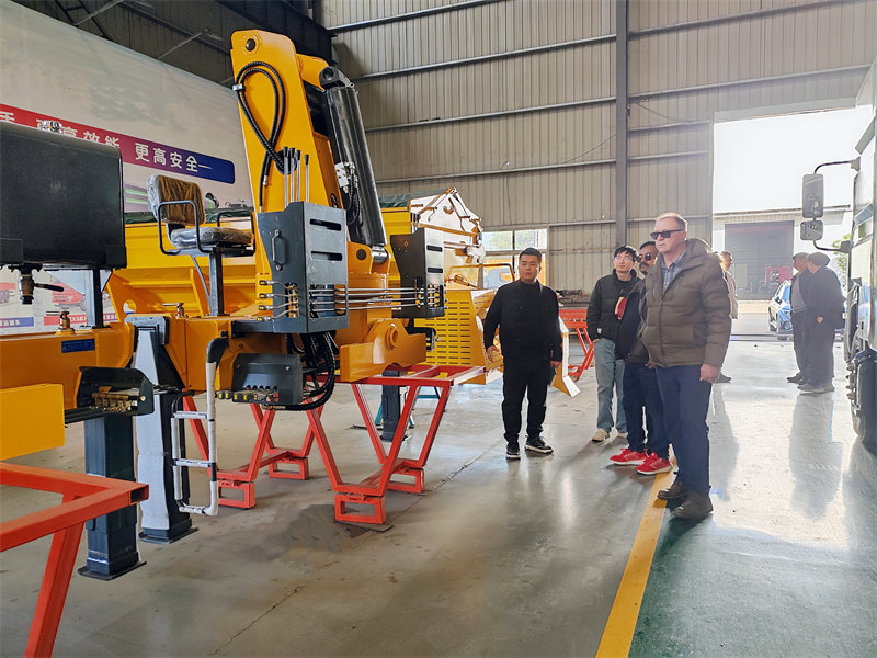 Howo crane lorry truck