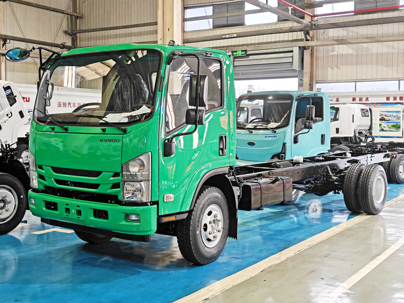 ISUZU 4JZ1 180HP cargo truck