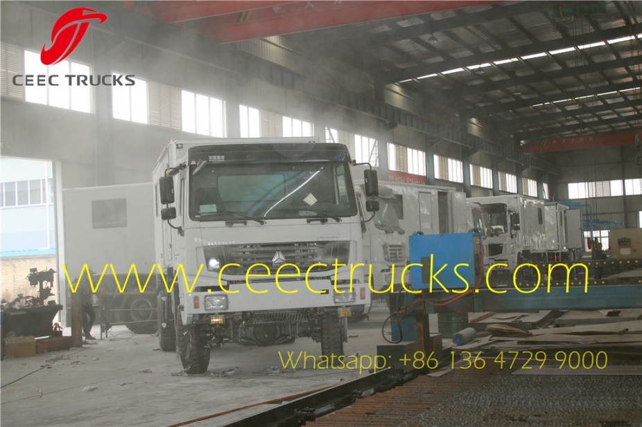 Durable HOWO all wheel drive mobile workshop truck manufacturer CEEC TRUCKS