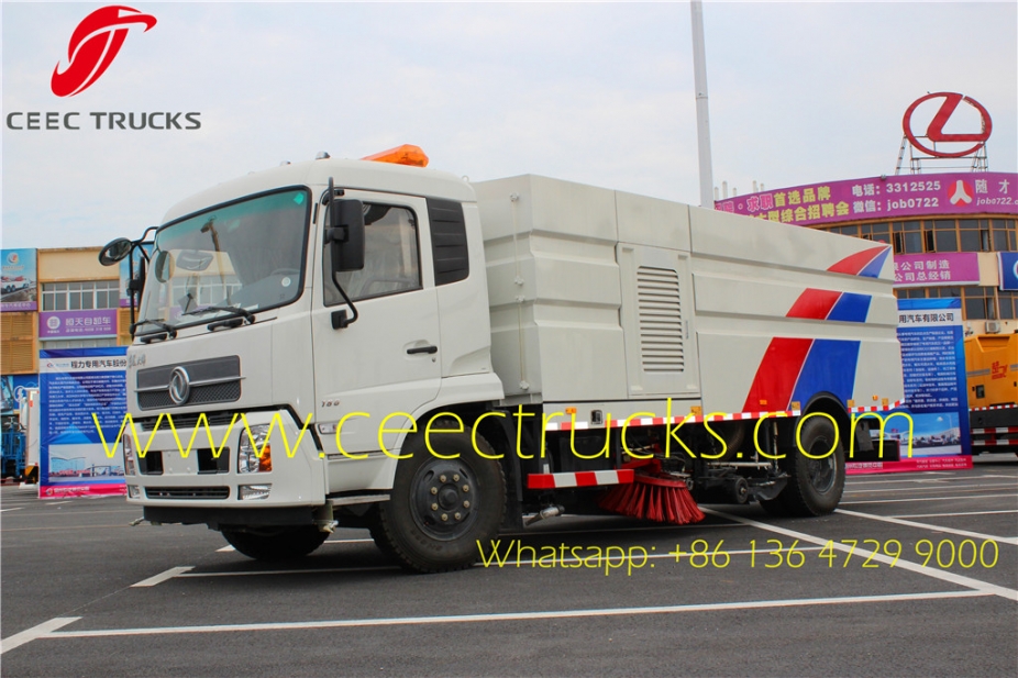  Dongfeng 4*2 dry-type road sweeper/dust cleaner road sweeper  manufacturer