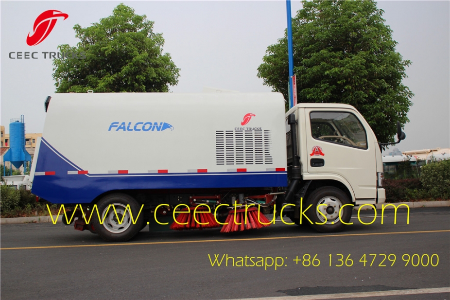 Environmental 4cbm dustbin and 1cbm water tank DONGFENG Mechanical road sweeper