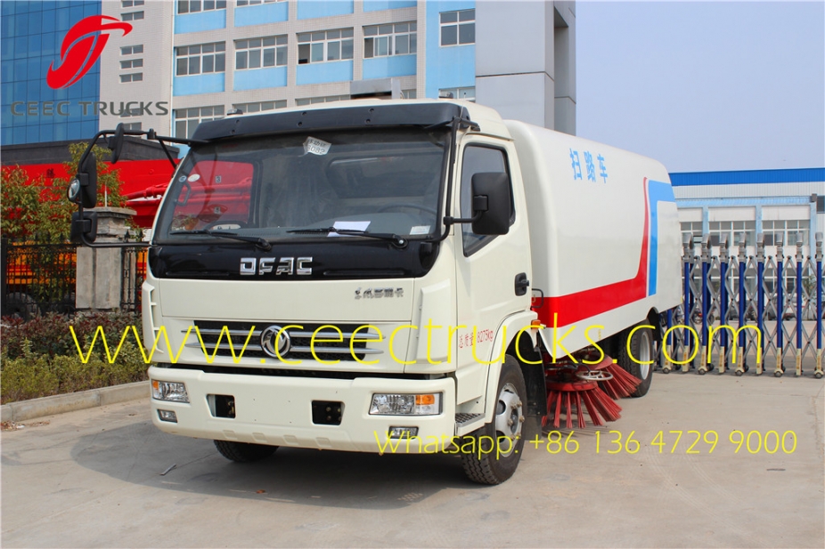 Dongfeng 7400kg gross weight road sweeping truck with sweeper and washer