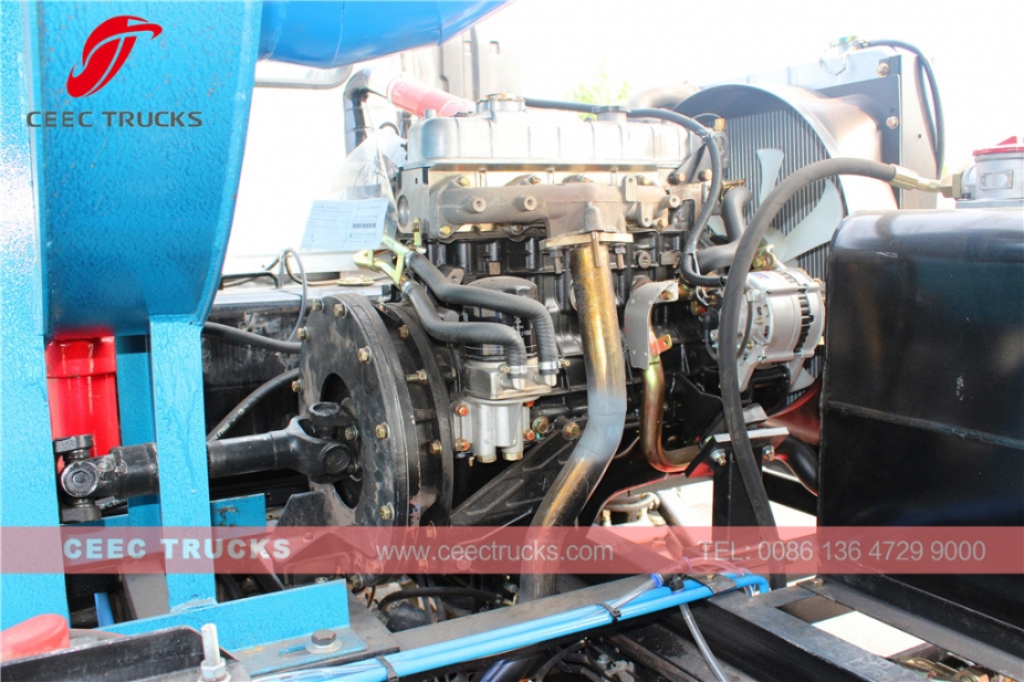 Truk penyapu jalan vakum Dongfeng 5000L