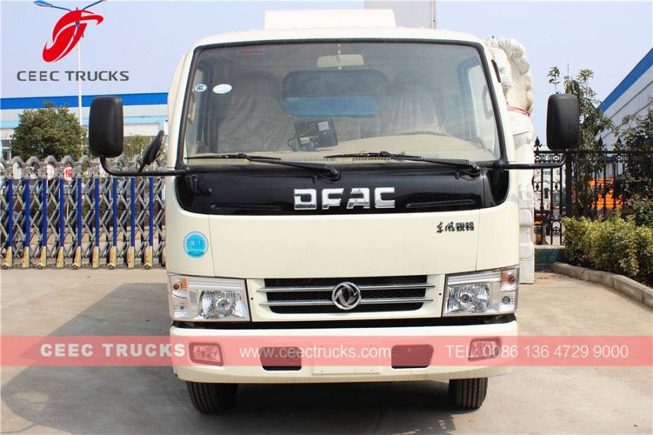 Truk penyapu jalan vakum Dongfeng 5000L