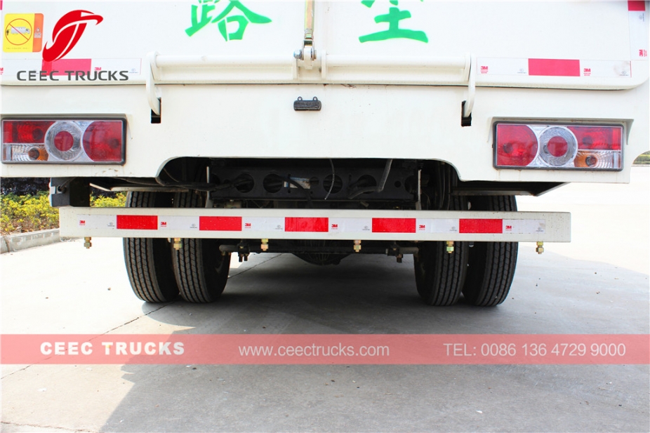 Truk penyapu jalan vakum Dongfeng 5000L