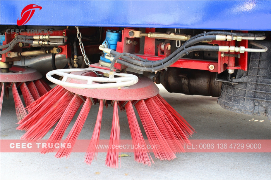 Truk penyapu jalan Dongfeng 5CBM