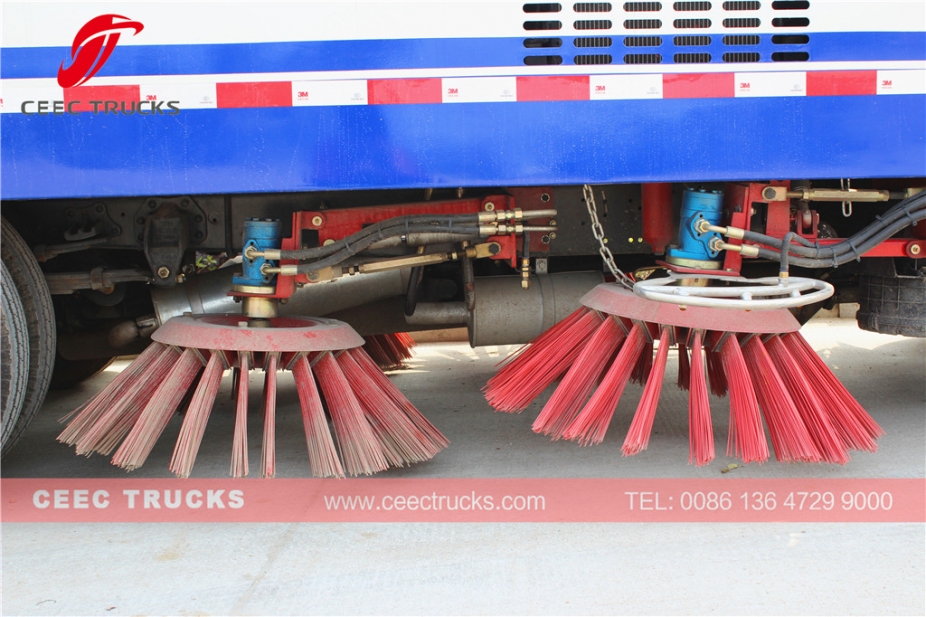 Truk penyapu jalan Dongfeng 5CBM