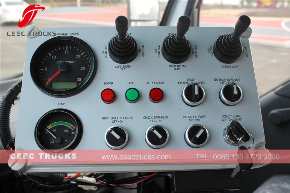 Truk penyapu jalan Dongfeng 5CBM