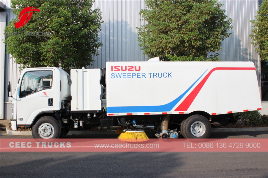 2017 sale ISUZU 8000L road sweeper truck