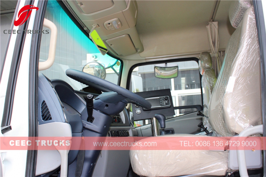 Kendaraan penyapu jalan Dongfeng 12.000L