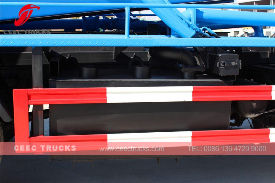 Truk saluran pembuangan vakum Dongfeng 10.000L