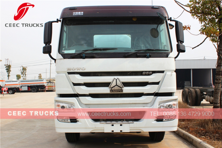 HOWO RHD model truk saluran pembuangan vakum 10.000L