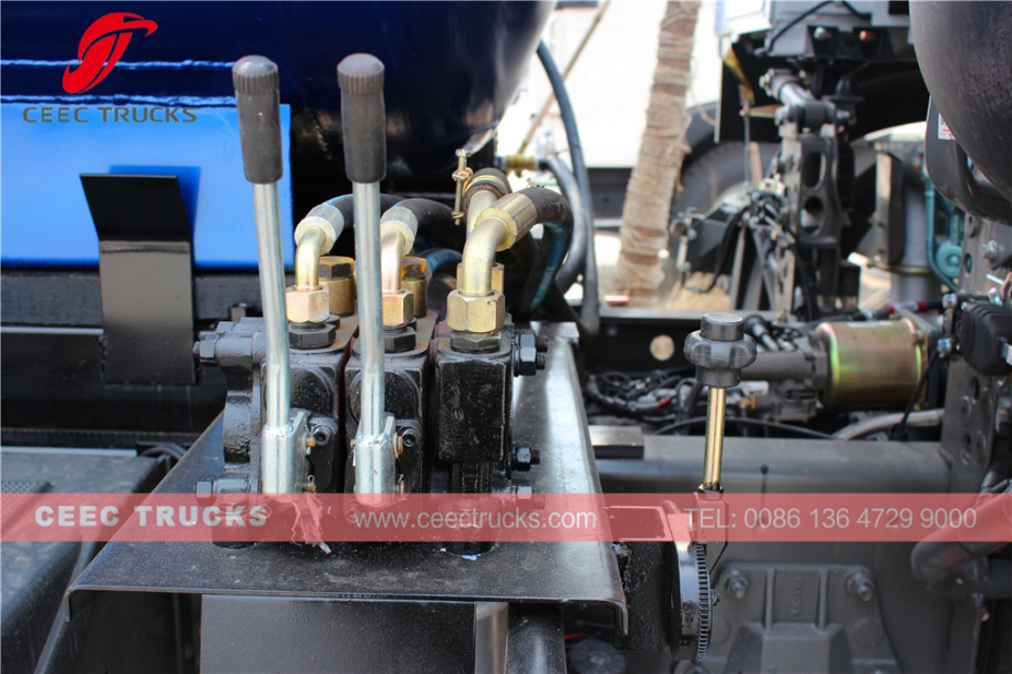 HOWO RHD model truk saluran pembuangan vakum 10.000L