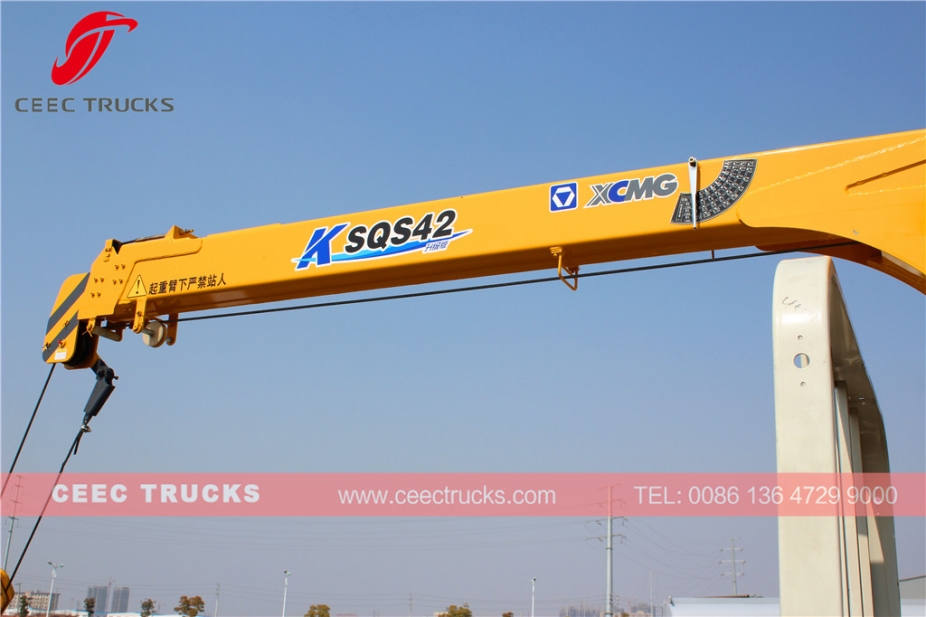 DONGFENG 2T boom crane trucks export Myanmar