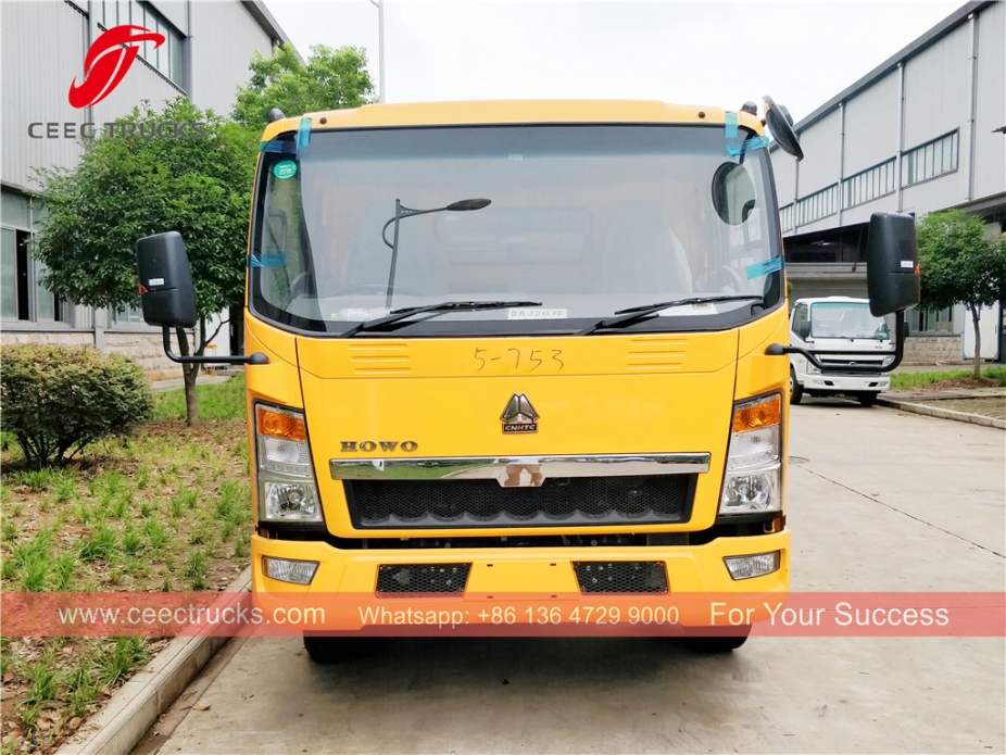 Truk pemadat HOWO 8cbm RHD