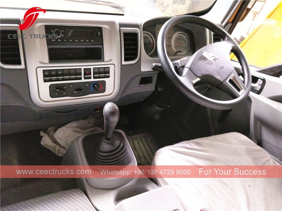 Truk pemadat HOWO 8cbm RHD