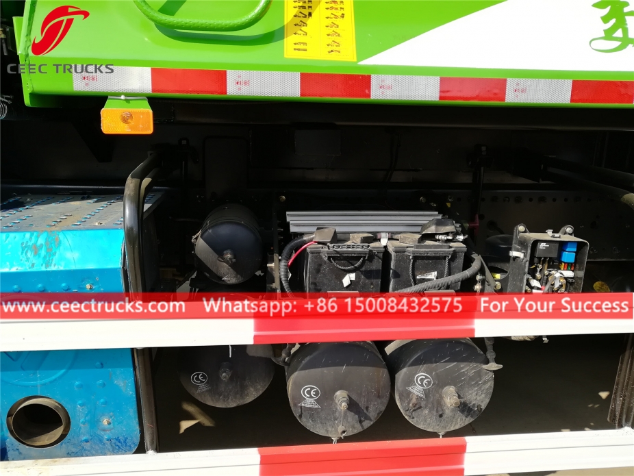 Truk sampah FOTON 6X4