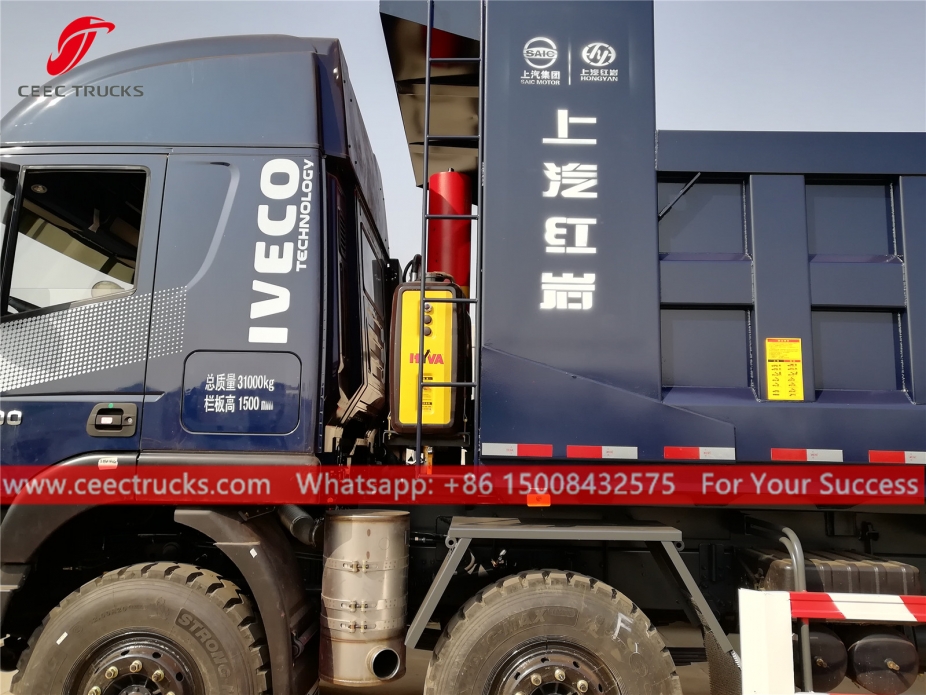 Truk sampah IVECO 8x4