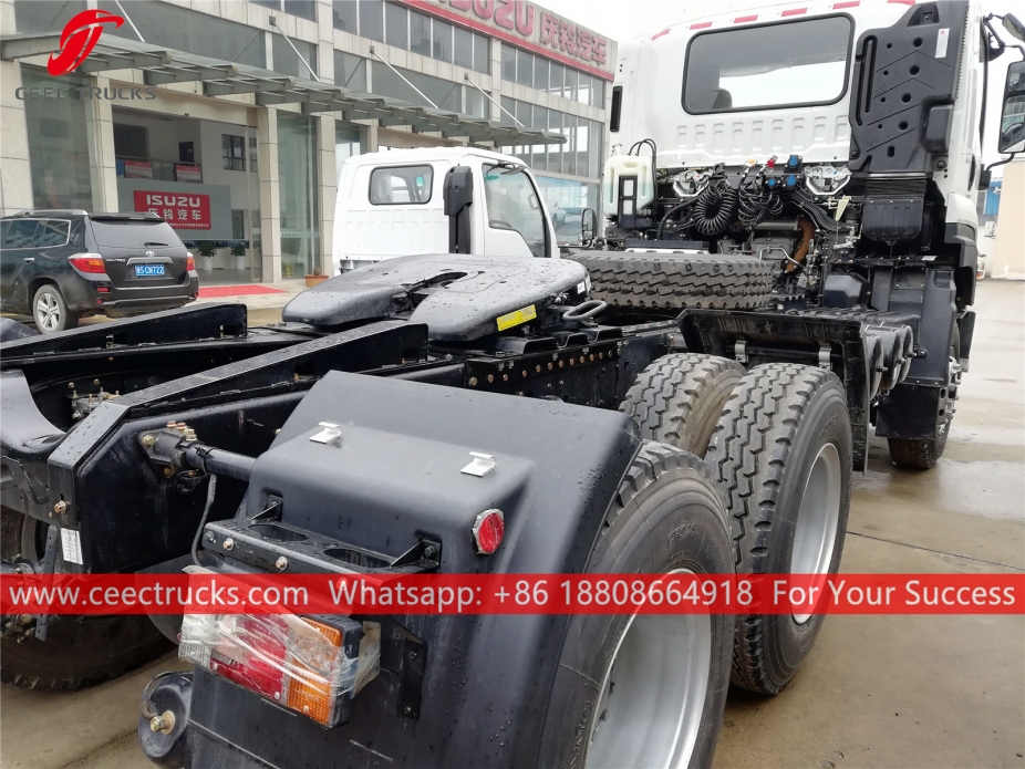 Truk Traktor 6x4 ISUZU