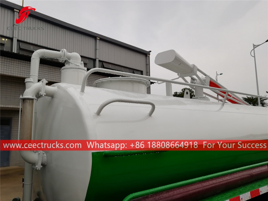 Kapal tanker hisap 4.000 Liter DongFeng