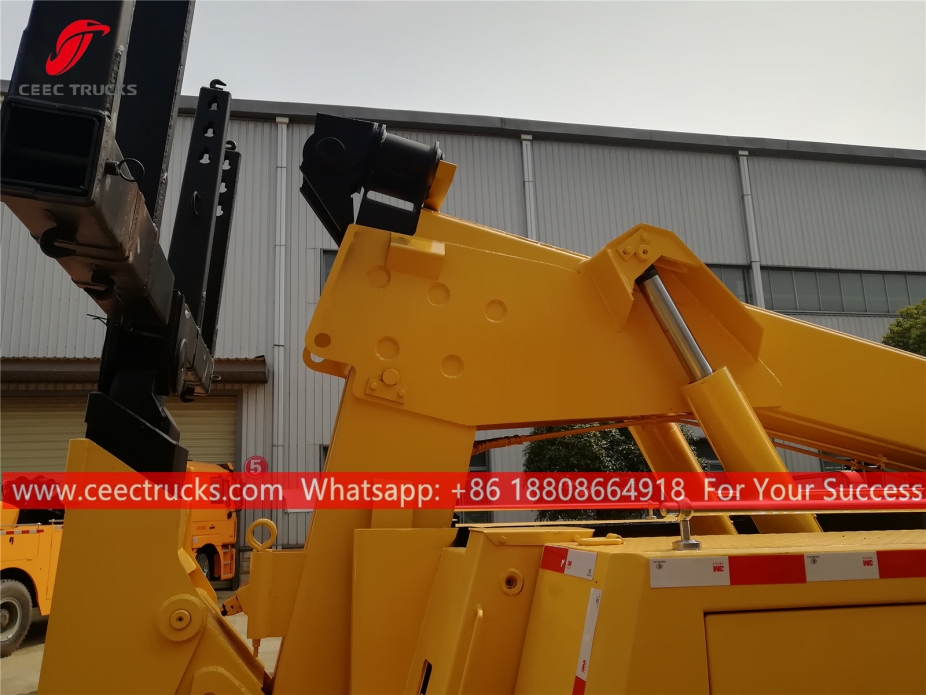 Truk Penghancur Jalan FAW 4*2