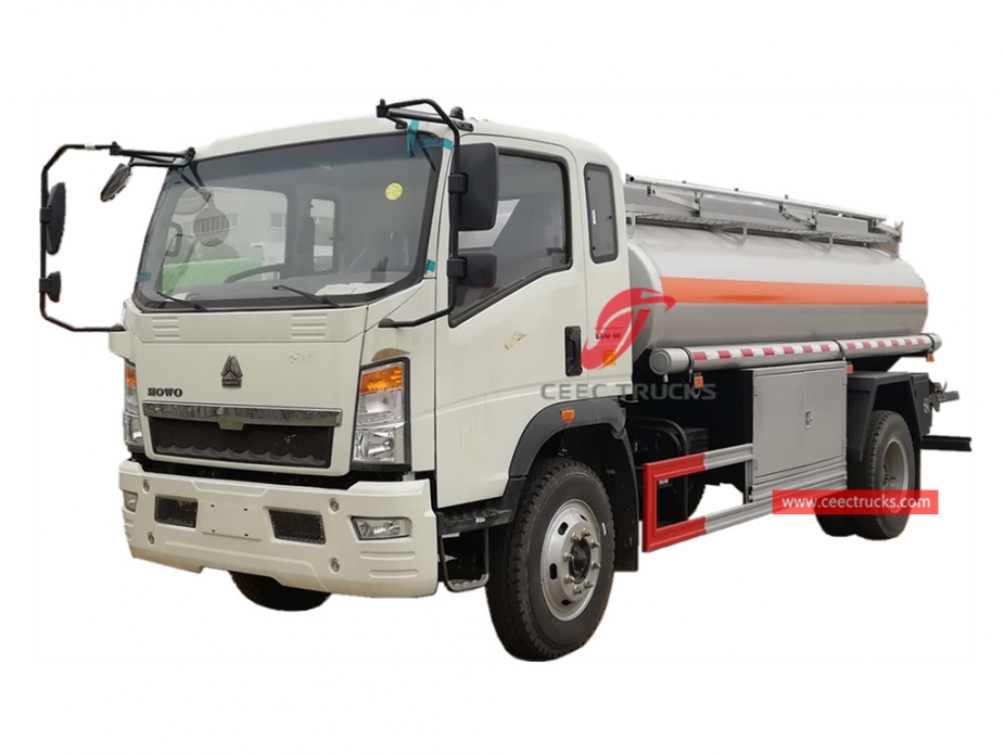 SINOTRUK HOWO Truk Tangki Bahan Bakar 6CBM