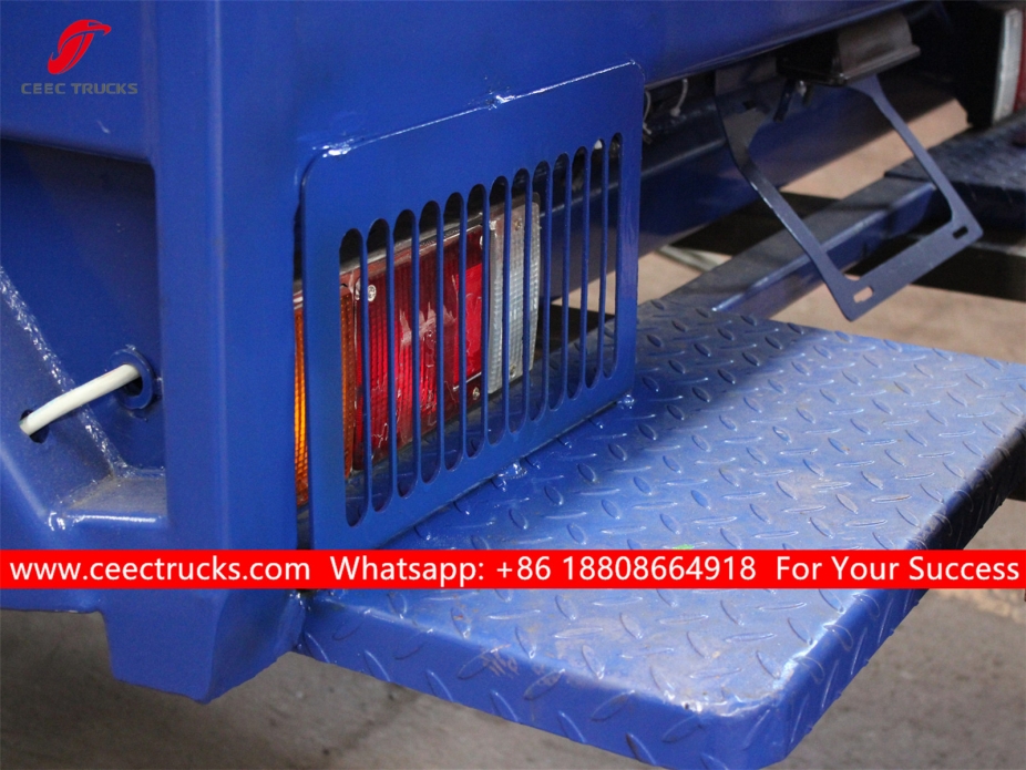 Pemadat Sampah ISUZU 8 CBM