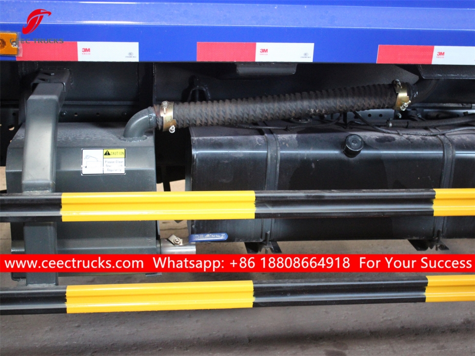 Pemadat Sampah ISUZU 8 CBM