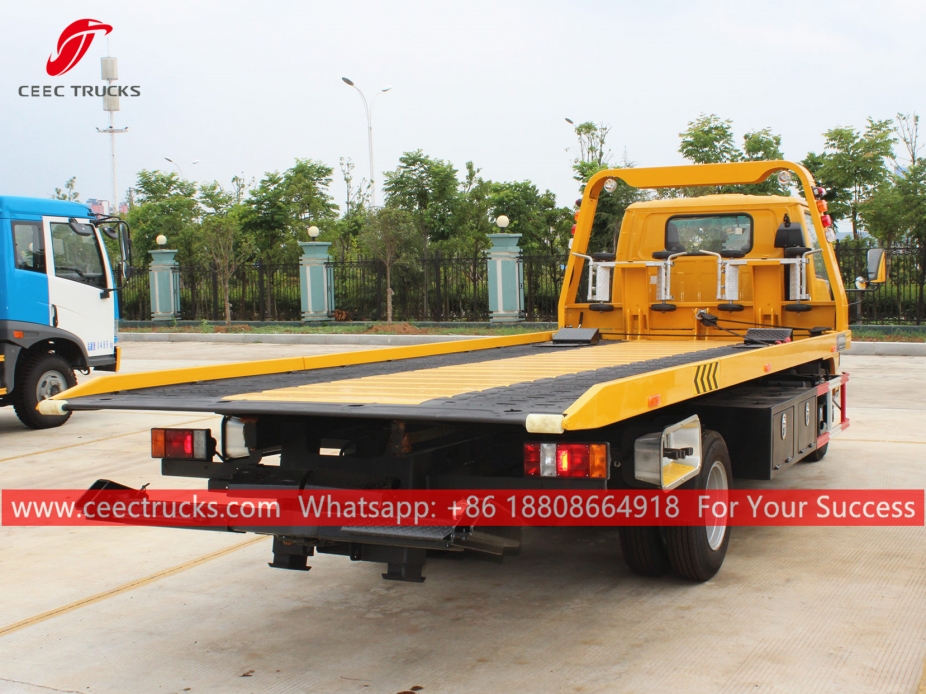 Truk derek flatbed 3Ton ISUZU