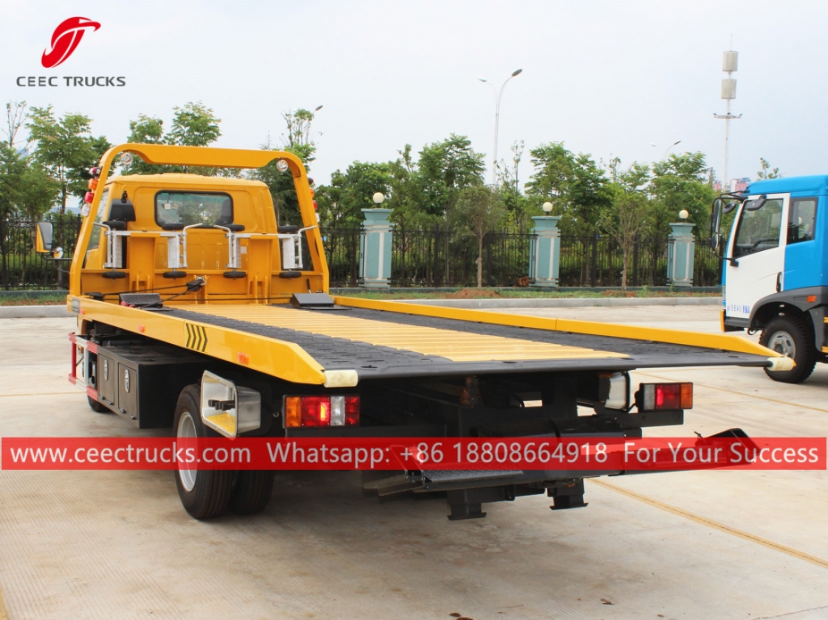 Truk derek flatbed 3Ton ISUZU