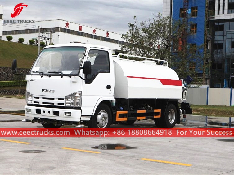 ISUZU 4CBM Water bowser dengan selang bertekanan tinggi