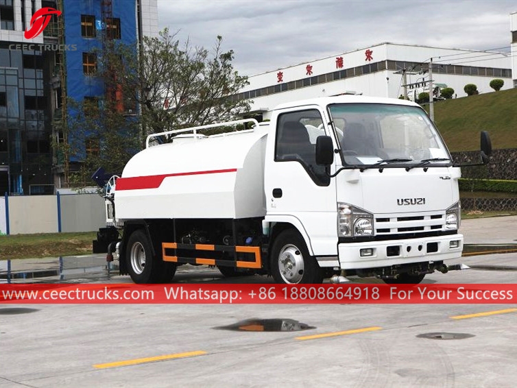 ISUZU 4CBM Water bowser dengan selang bertekanan tinggi