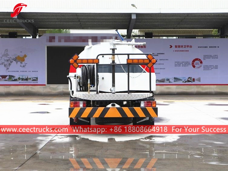 ISUZU 4CBM Water bowser dengan selang bertekanan tinggi