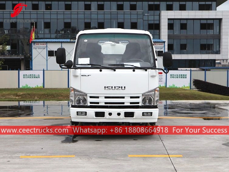 ISUZU 4CBM Water bowser dengan selang bertekanan tinggi